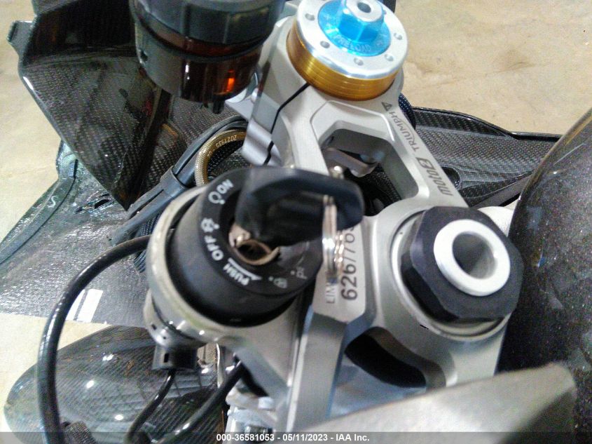 2021 TRIUMPH MOTORCYCLE DAYTONA MOTO2 765 - SMTA204K3MJAC8692