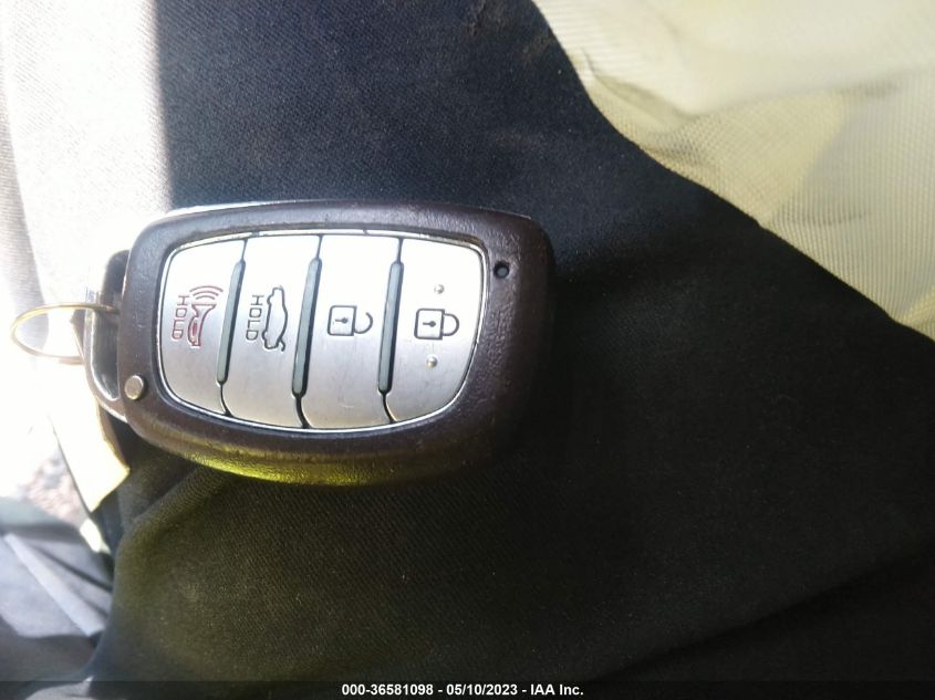 2017 HYUNDAI ELANTRA LIMITED - 5NPD84LFXHH040201