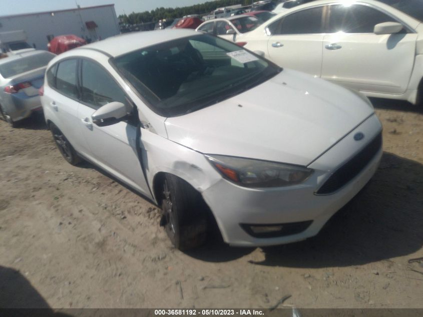 2015 FORD FOCUS SE - 1FADP3K27FL285712