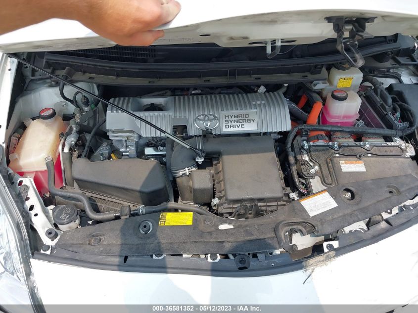 2015 TOYOTA PRIUS FOUR - JTDKN3DU2F1939985