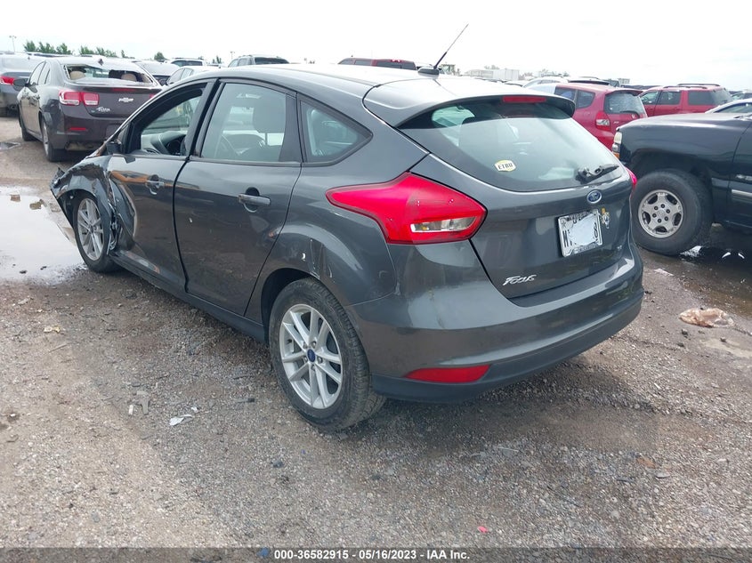 VIN 1FADP3K2XJL207451 2018 FORD FOCUS SE