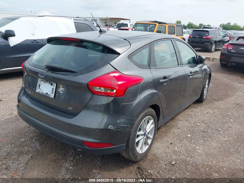 VIN 1FADP3K2XJL207451 2018 FORD FOCUS SE