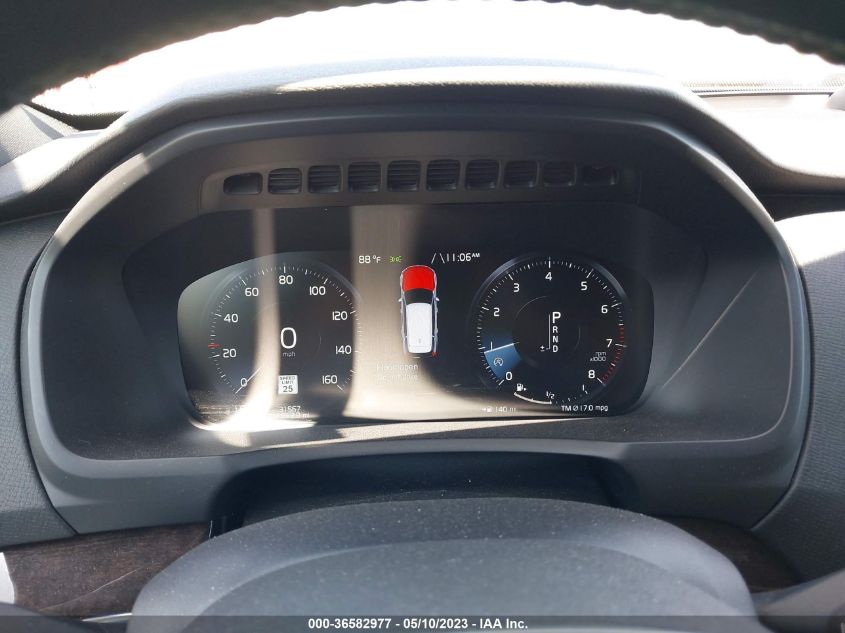 2017 VOLVO XC90 MOMENTUM - YV4A22PK1H1164121