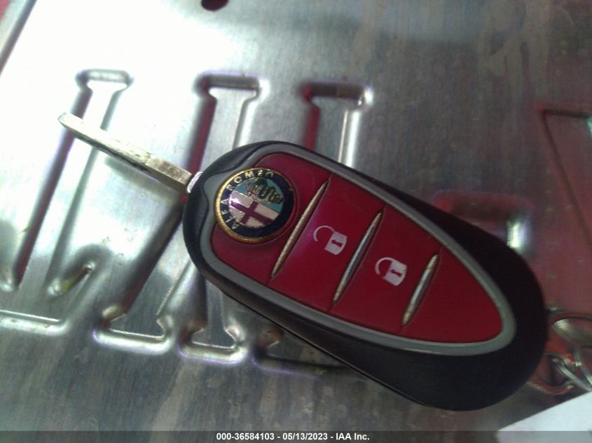 2015 ALFA ROMEO 4C - ZARBAAA43FM160426
