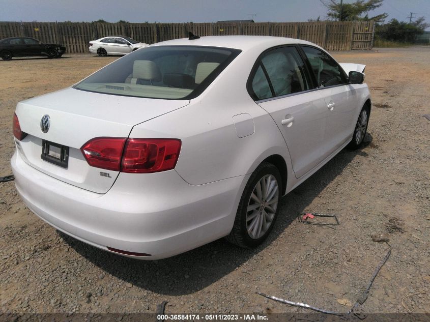 2014 VOLKSWAGEN JETTA SEDAN SEL - 3VWL17AJ3EM324619