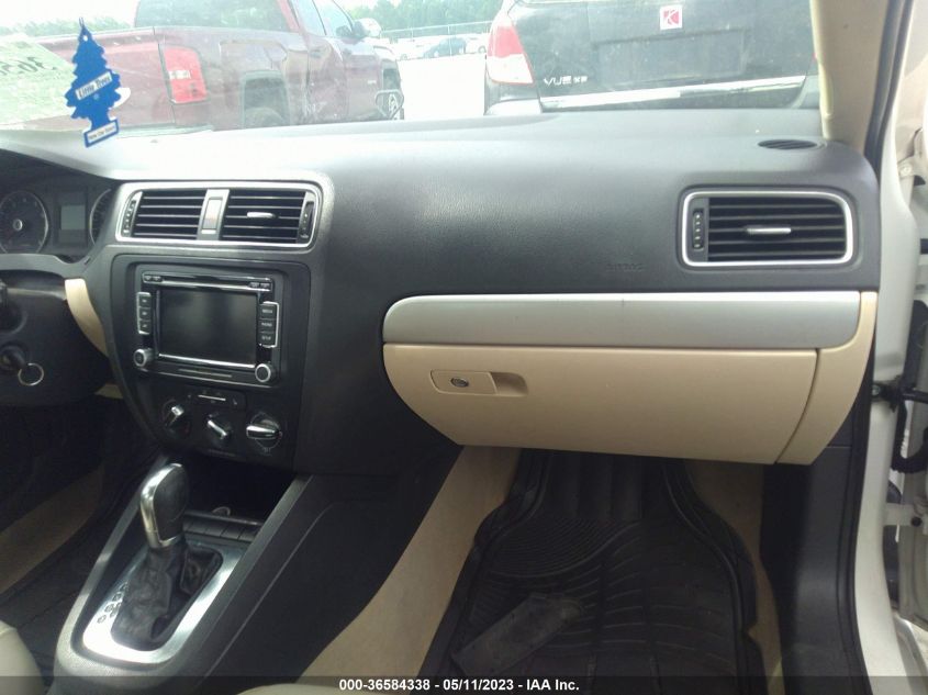 2013 VOLKSWAGEN JETTA SEDAN SE W/CONVENIENCE/SUNROOF - 3VWDP7AJXDM432575