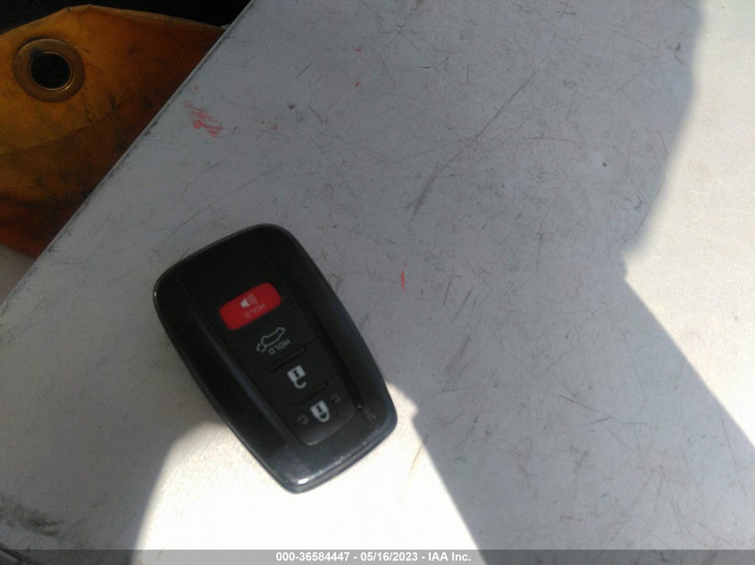 VIN 2T3W1RFV9KW003086 2019 TOYOTA RAV4 XLE