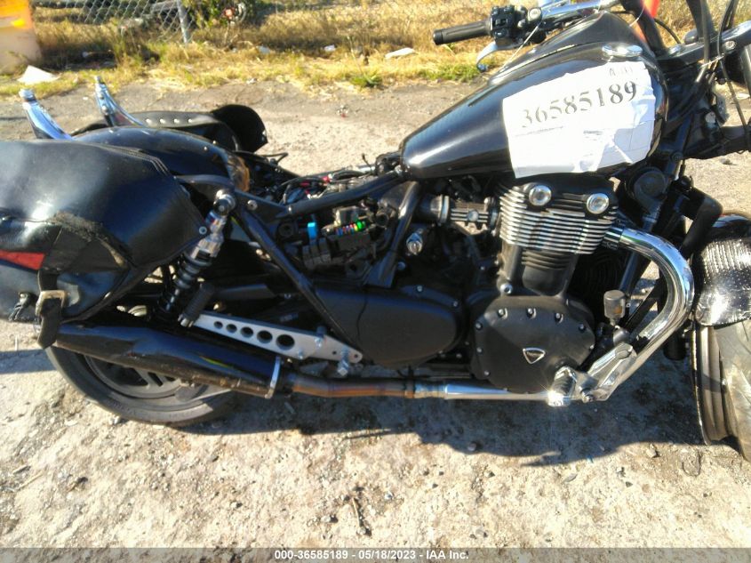 2011 TRIUMPH MOTORCYCLE THUNDERBIRD STORM - SMTB02WFXBJ488761