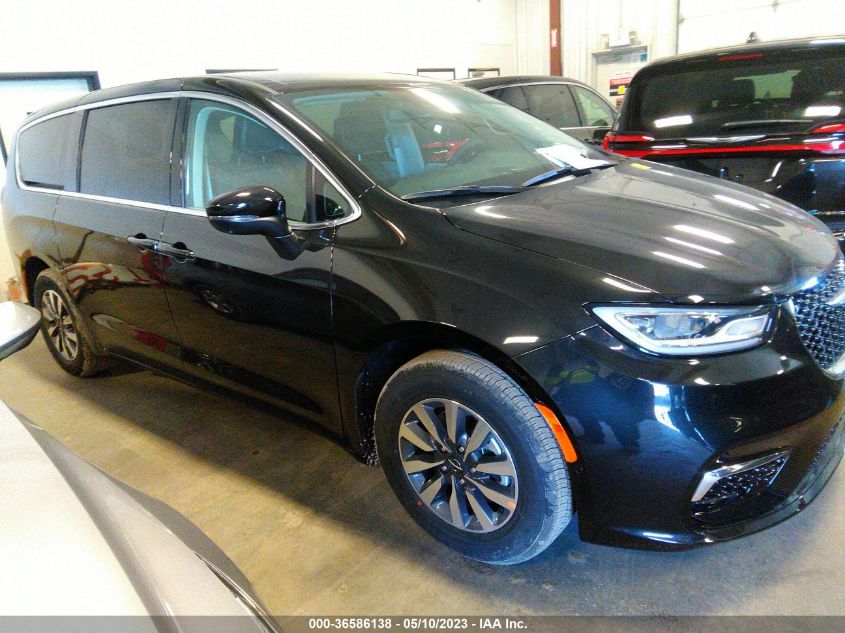 2023 CHRYSLER PACIFICA HYBRID TOURING L - 2C4RC1L7XPR555972
