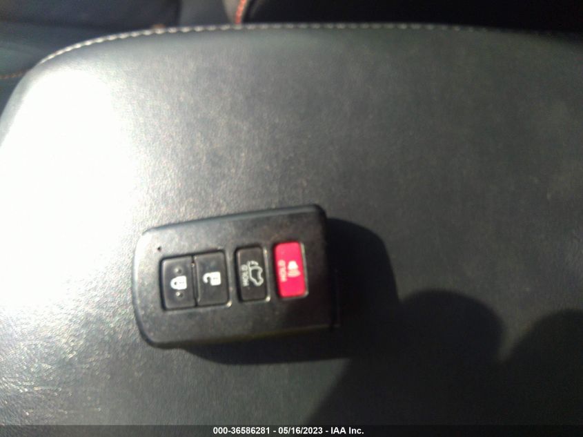 2018 TOYOTA RAV4 SE - JTMJFREV9JD230688