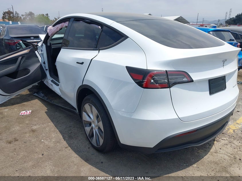 VIN 7SAYGDEE2PA065907 2023 TESLA MODEL Y LONG RANGE