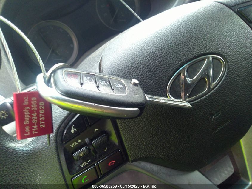 2016 HYUNDAI TUCSON SE - KM8J3CA47GU093080
