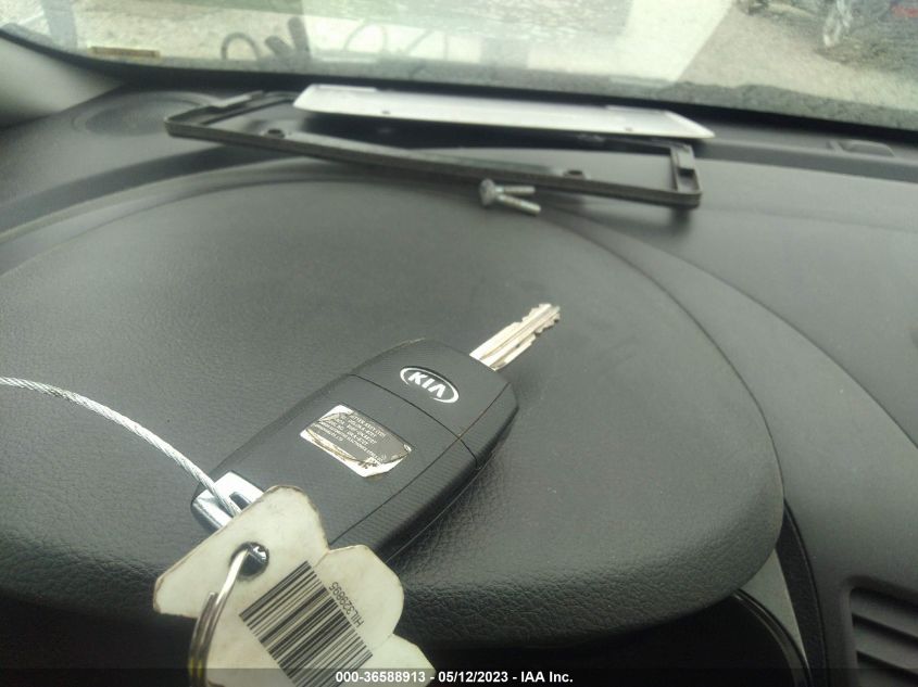 2016 KIA FORTE LX - KNAFX4A64G5499640