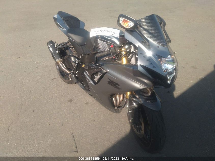 2021 SUZUKI GSX-R750 - JS1GR7MA1M7100308