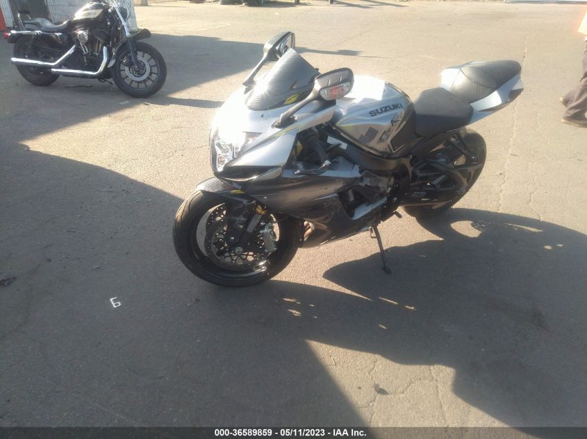 2021 SUZUKI GSX-R750 - JS1GR7MA1M7100308
