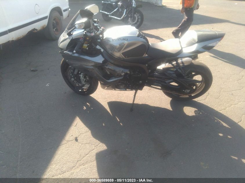2021 SUZUKI GSX-R750 - JS1GR7MA1M7100308