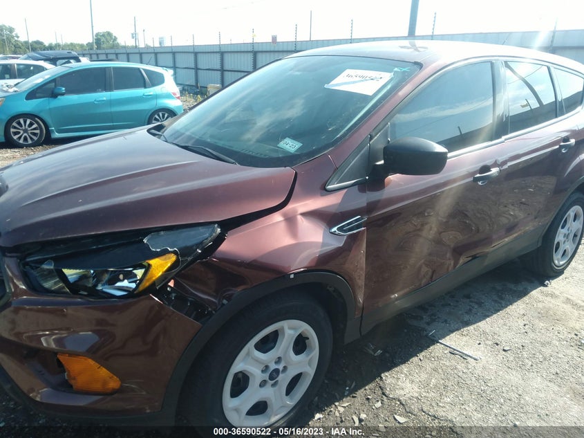VIN 1FMCU0F75JUB11381 2018 FORD ESCAPE S