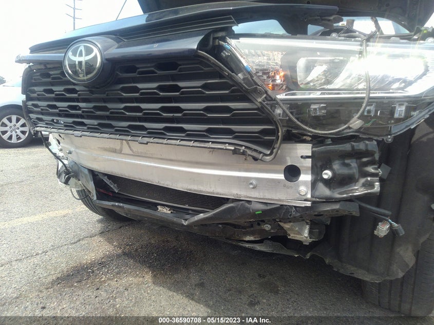 VIN 2T3W1RFV6LC066181 2020 TOYOTA RAV4 XLE