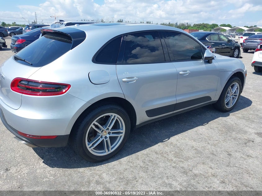 VIN WP1AA2A56JLB02263 2018 PORSCHE MACAN