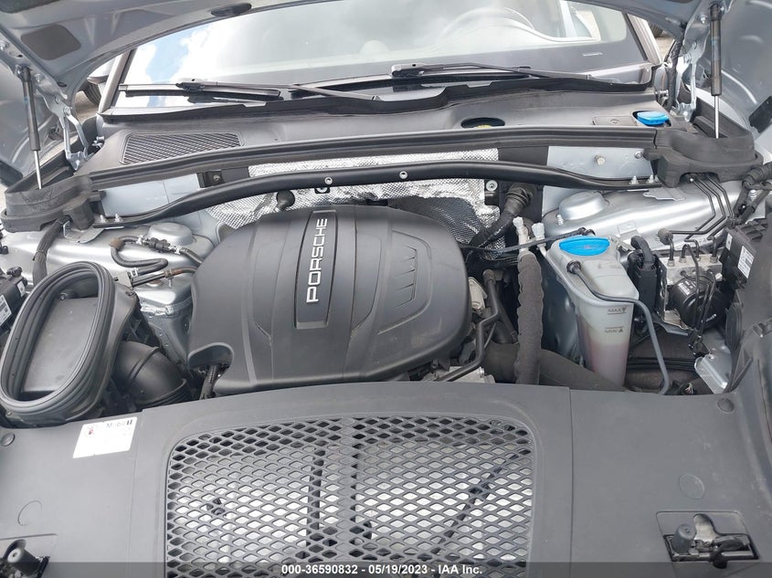 VIN WP1AA2A56JLB02263 2018 PORSCHE MACAN