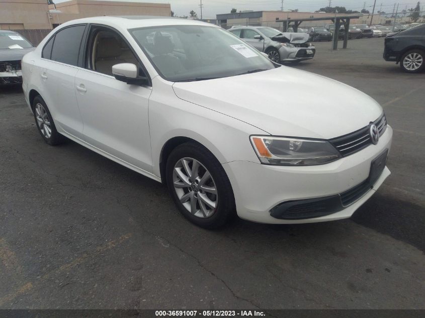 2013 VOLKSWAGEN JETTA SEDAN SE W/CONVENIENCE/SUNROOF - 3VWDP7AJ2DM422560