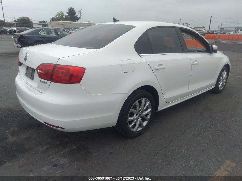 2013 VOLKSWAGEN JETTA SEDAN SE W/CONVENIENCE/SUNROOF - 3VWDP7AJ2DM422560