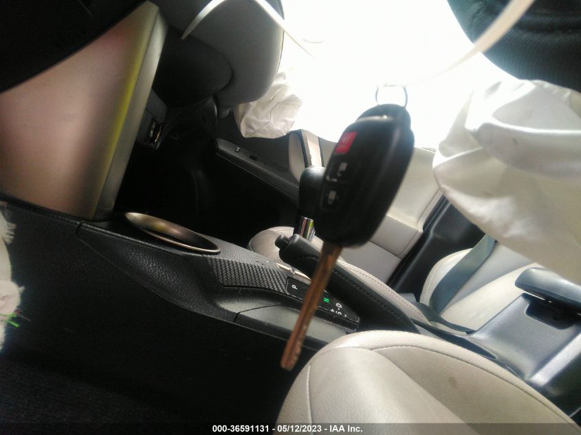 2013 TOYOTA RAV4 XLE - JTMWFREV9D5009967