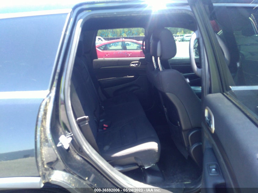 VIN 1C4RJFAG1HC843590 2017 JEEP GRAND CHEROKEE LAREDO