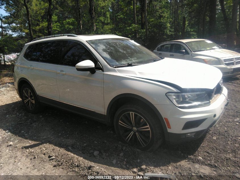 2018 VOLKSWAGEN TIGUAN SEL/SE - 3VV3B7AX3JM120158