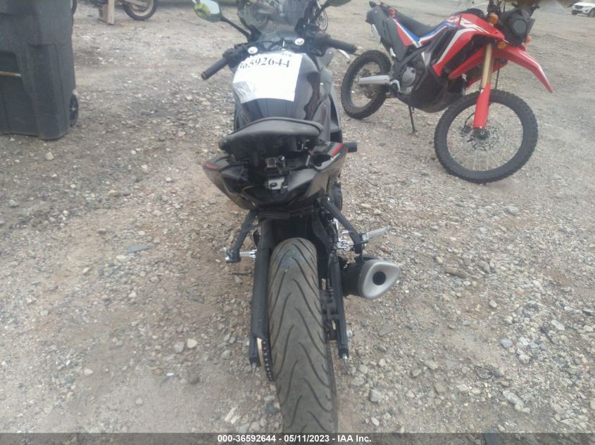 2018 YAMAHA YZFR3 MH3RH06Y7JK017673