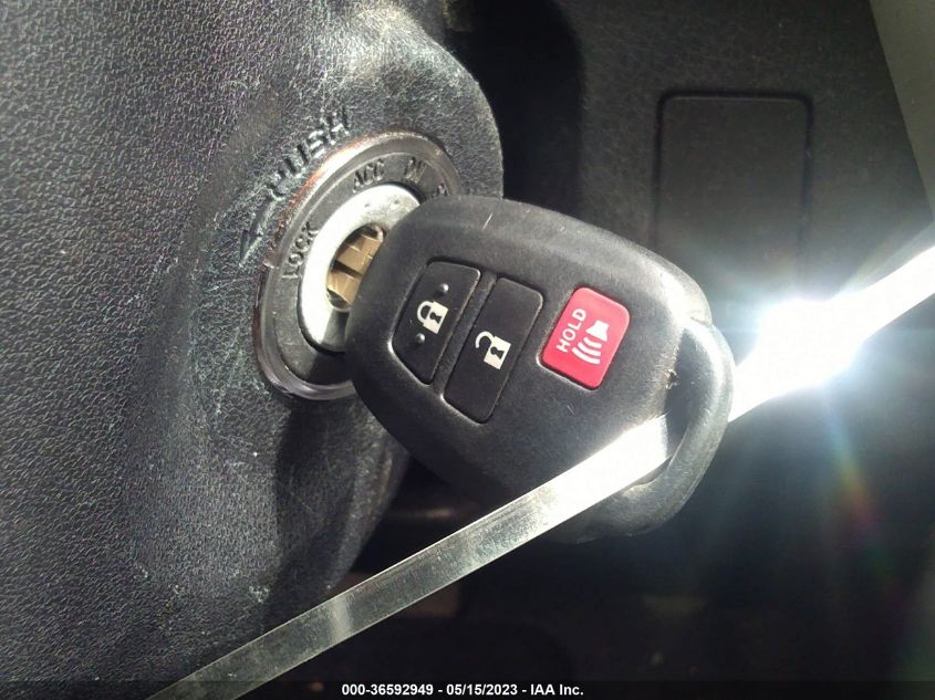 2015 TOYOTA RAV4 LE - JTMZFREV7FJ039895