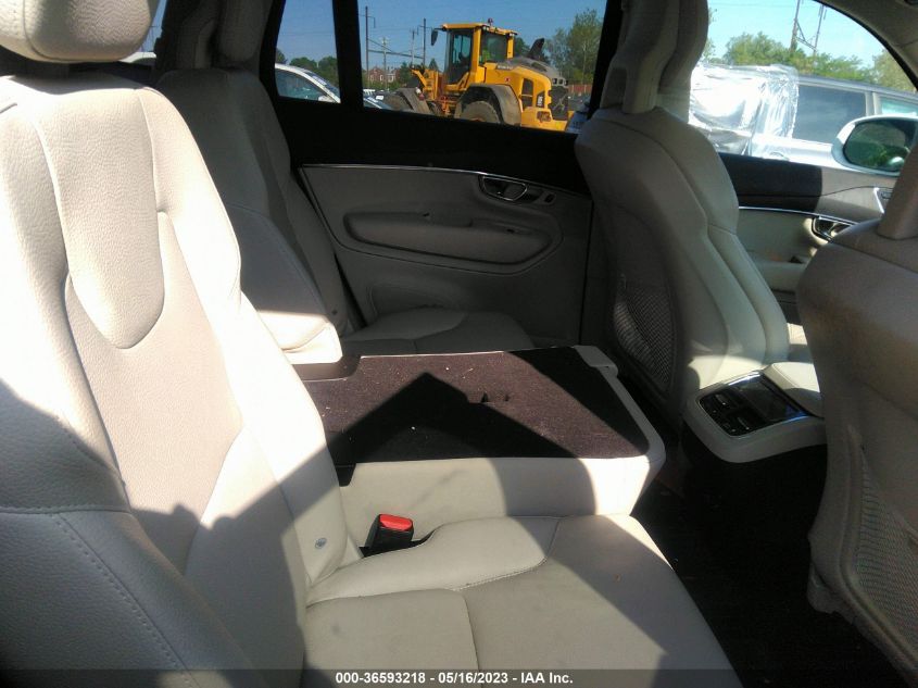 2020 VOLVO XC90 MOMENTUM - YV4102PK4L1588617