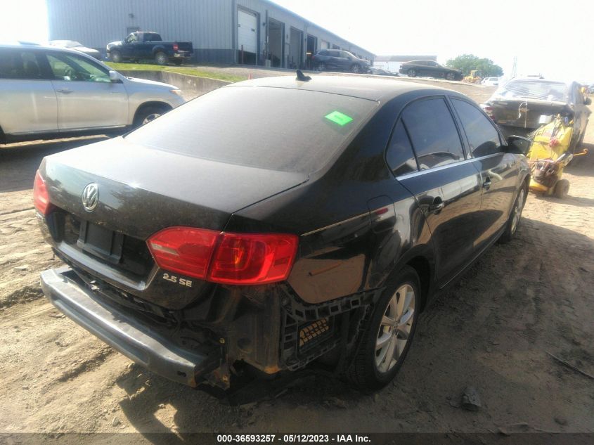 2013 VOLKSWAGEN JETTA SEDAN SE W/CONVENIENCE/SUNROOF - 3VWDP7AJ4DM252315