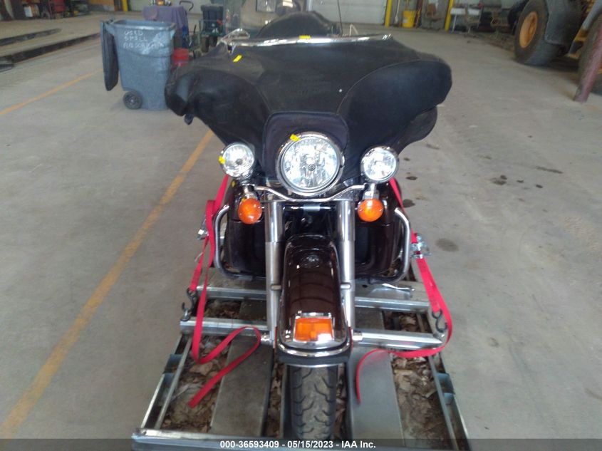 2011 HARLEY-DAVIDSON FLHTCU - 1HD1FC413BB612576