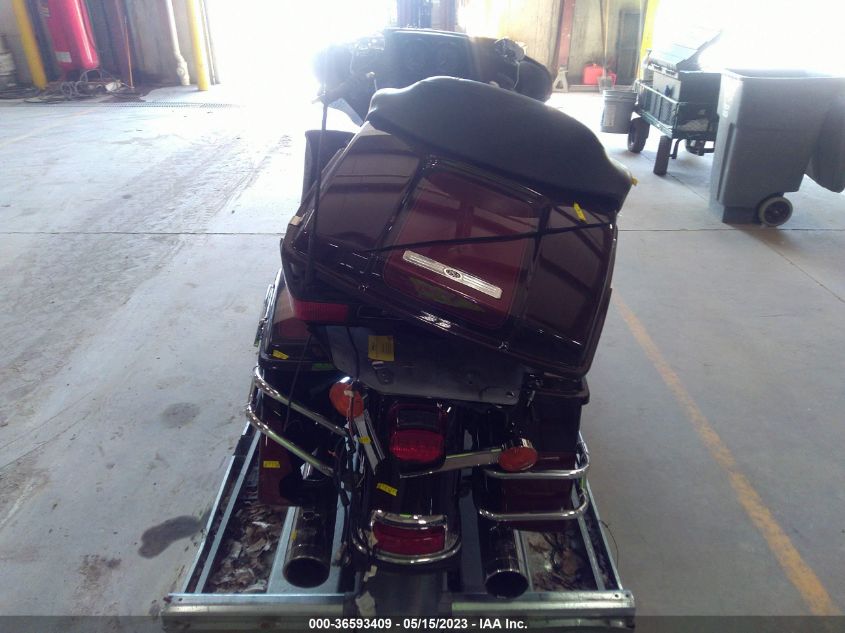 2011 HARLEY-DAVIDSON FLHTCU - 1HD1FC413BB612576