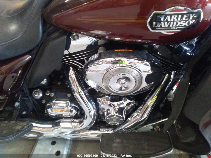 2011 HARLEY-DAVIDSON FLHTCU - 1HD1FC413BB612576