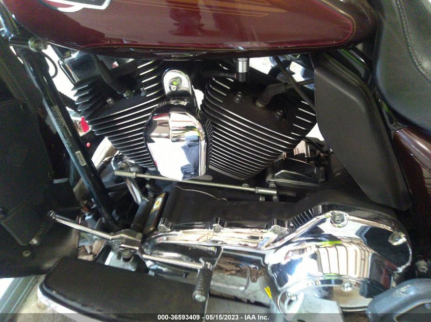 2011 HARLEY-DAVIDSON FLHTCU - 1HD1FC413BB612576