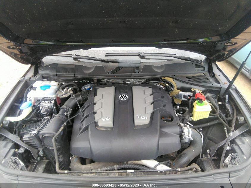 2013 VOLKSWAGEN TOUAREG EXEC WVGEP9BP0DD012160