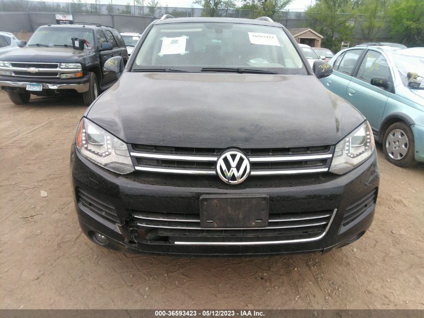 2013 VOLKSWAGEN TOUAREG EXEC WVGEP9BP0DD012160