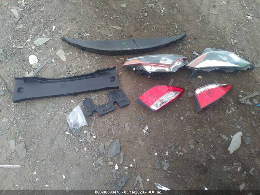 2016 TOYOTA COROLLA LE - 2T1BURHE0GC682833