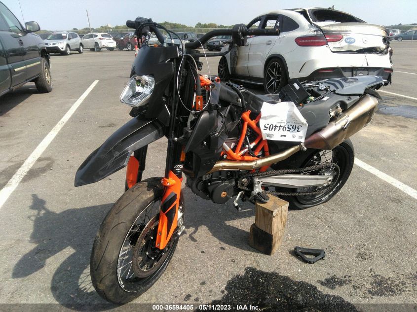 2022 KTM 690 SMC R VBKLSV404NM725145