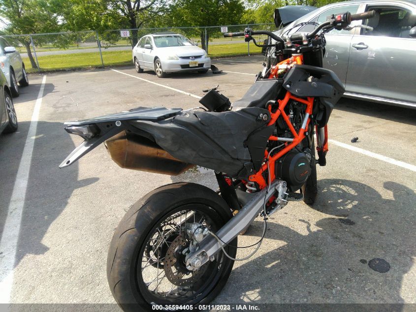 2022 KTM 690 SMC R VBKLSV404NM725145