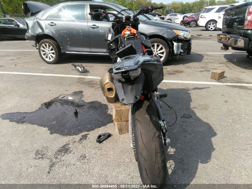 2022 KTM 690 SMC R VBKLSV404NM725145
