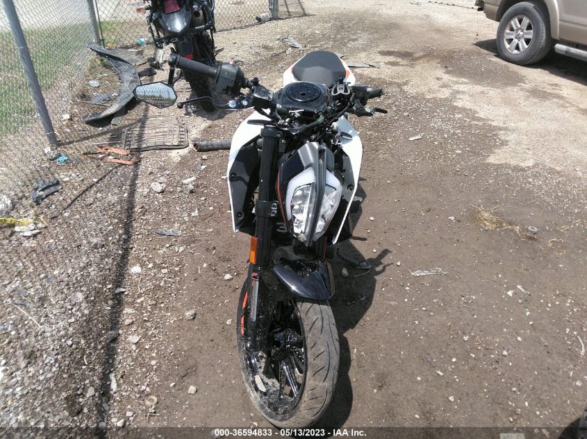 2022 KTM 390 DUKE MD2JPJ40XNC235991