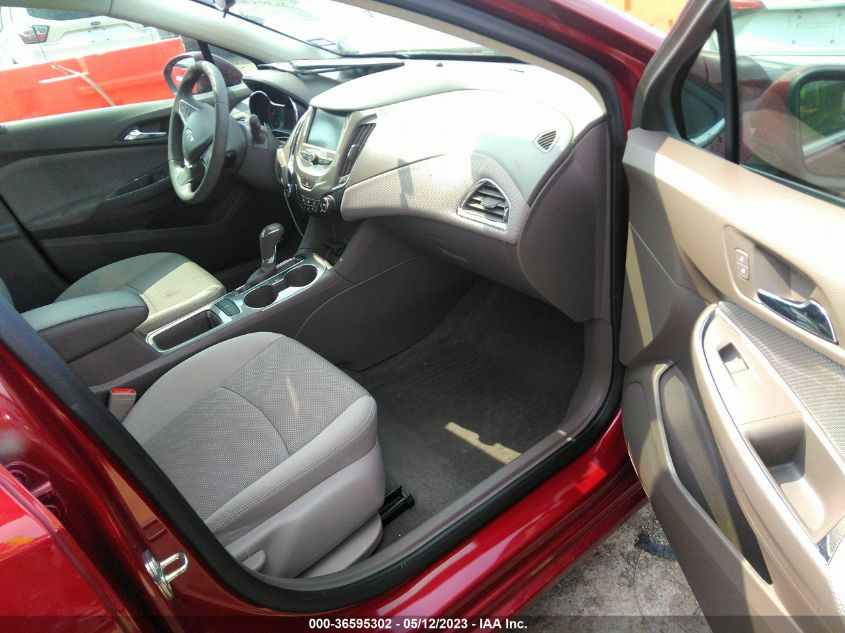 2018 CHEVROLET CRUZE LT - 1G1BE5SM5J7235938