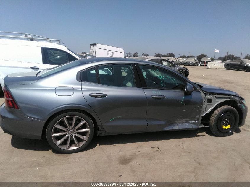 2019 VOLVO S60 MOMENTUM - 7JR102FK5KG002637