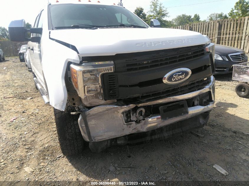 2017 FORD SUPER DUTY F-250 SRW LARIAT/PLATINUM - 1FT7W2B64HEE40747