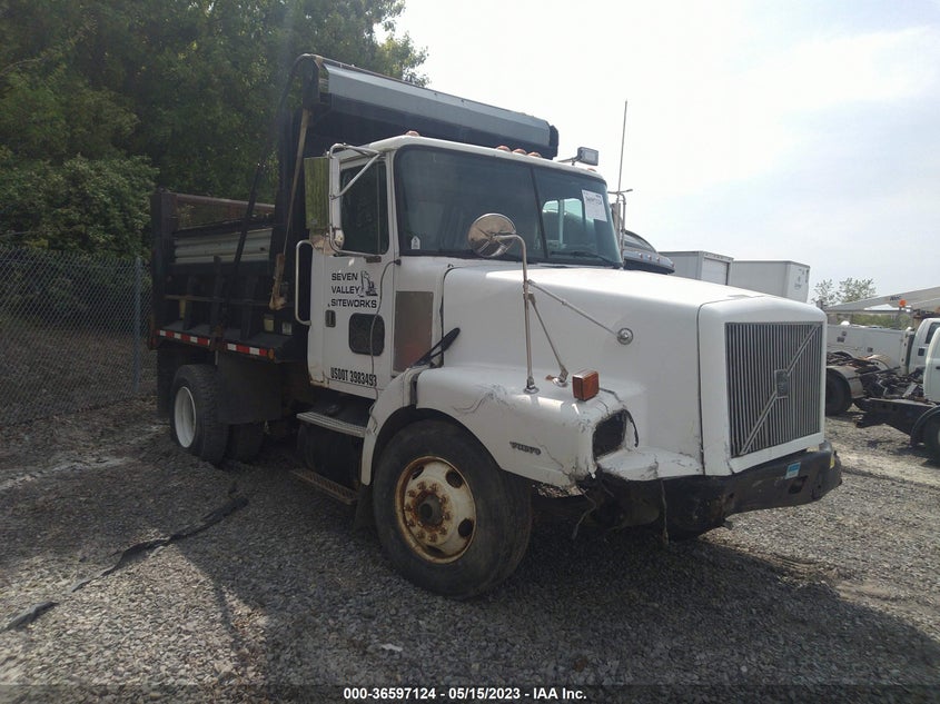 VOLVO CONVENTIONAL 1996. Lot# 36597124. VIN 4V4JBBPF6TN846374. Photo 1