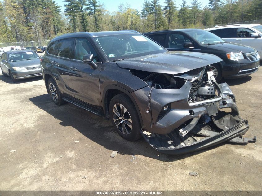 2021 TOYOTA HIGHLANDER XLE - 5TDGZRBH7MS558393