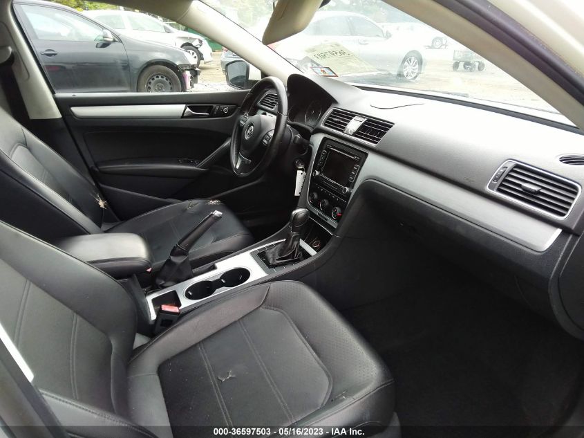 2013 VOLKSWAGEN PASSAT SE - 1VWBP7A39DC112142